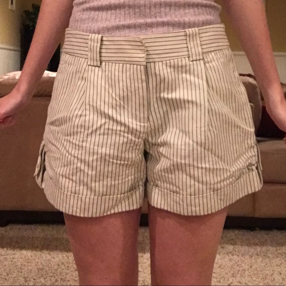 Pinstriped shorts - Picture 5 of 6